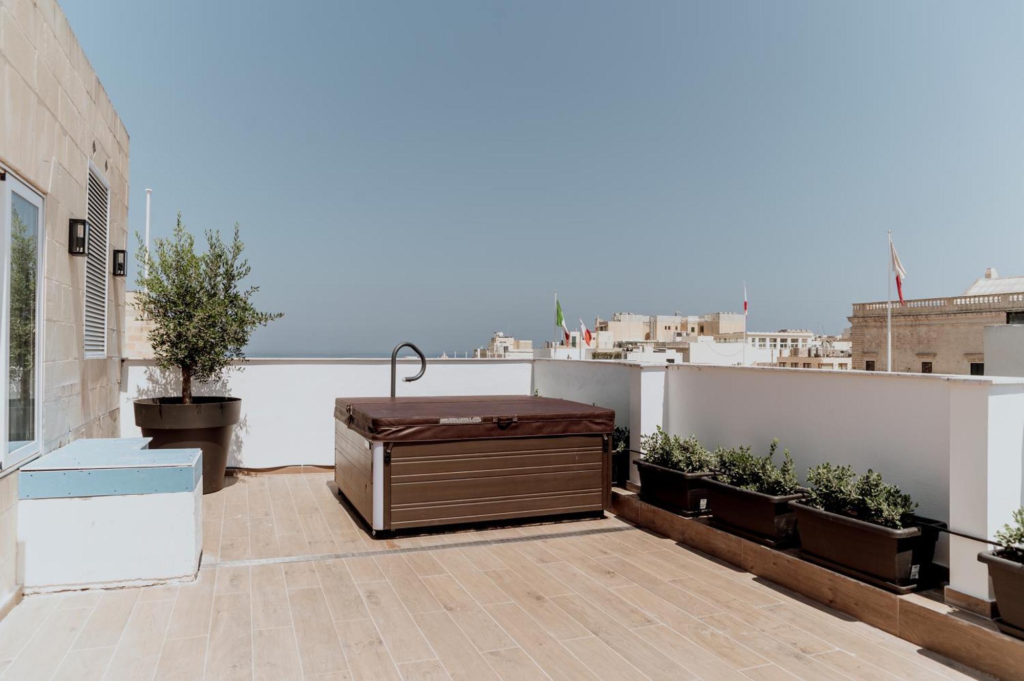 King Charles Hotel La Valeta Exterior foto